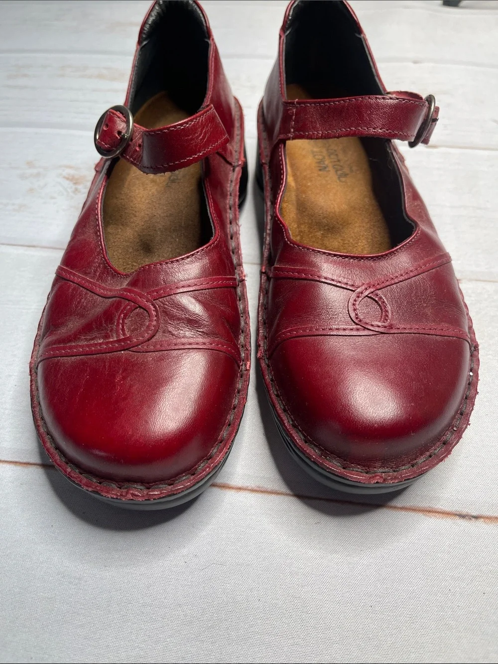 Naot Red Mary Jane Shoes 38 Ladies 7 Red MaryJane Strap Burgundy - Picture 5 of 12